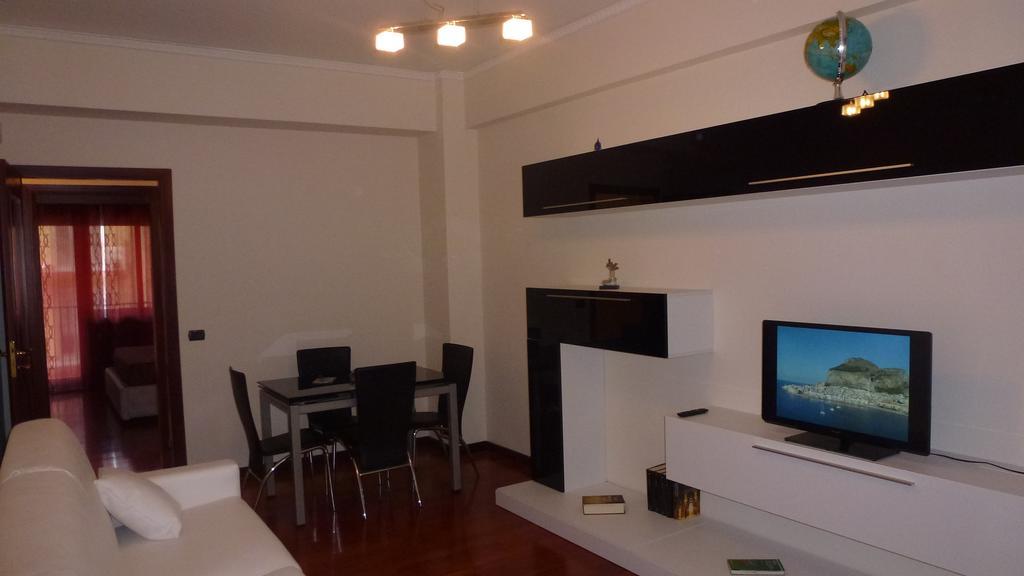 Sea Star Apartment Чефалу Стая снимка